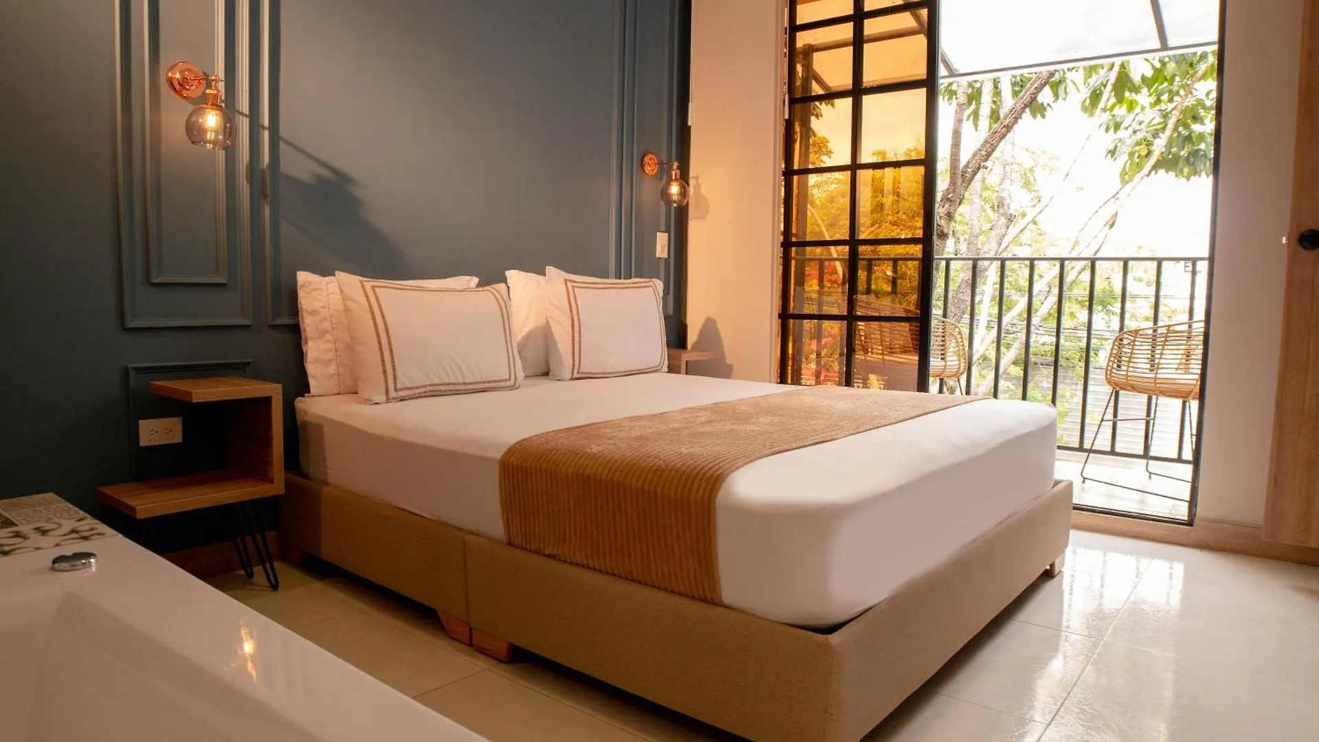 La Casona Hotel Boutique Medellin 4*,  Colombia